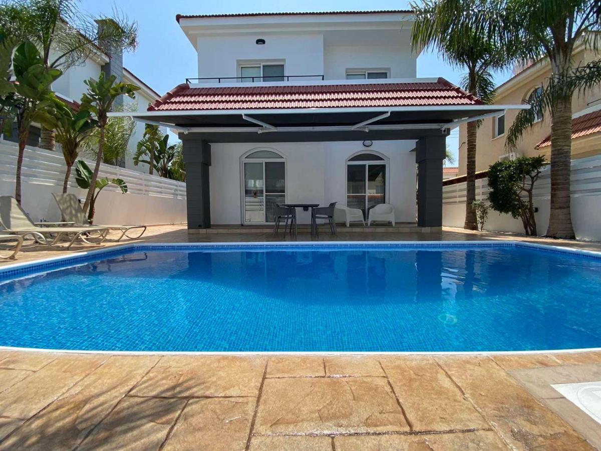 Villa Diana - 200 Meters From Kapparis, Fireman'S Beach Paralimni Exterior foto