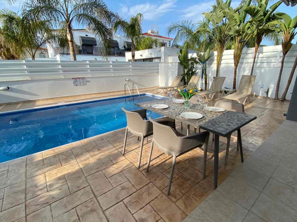 Villa Diana - 200 Meters From Kapparis, Fireman'S Beach Paralimni Exterior foto