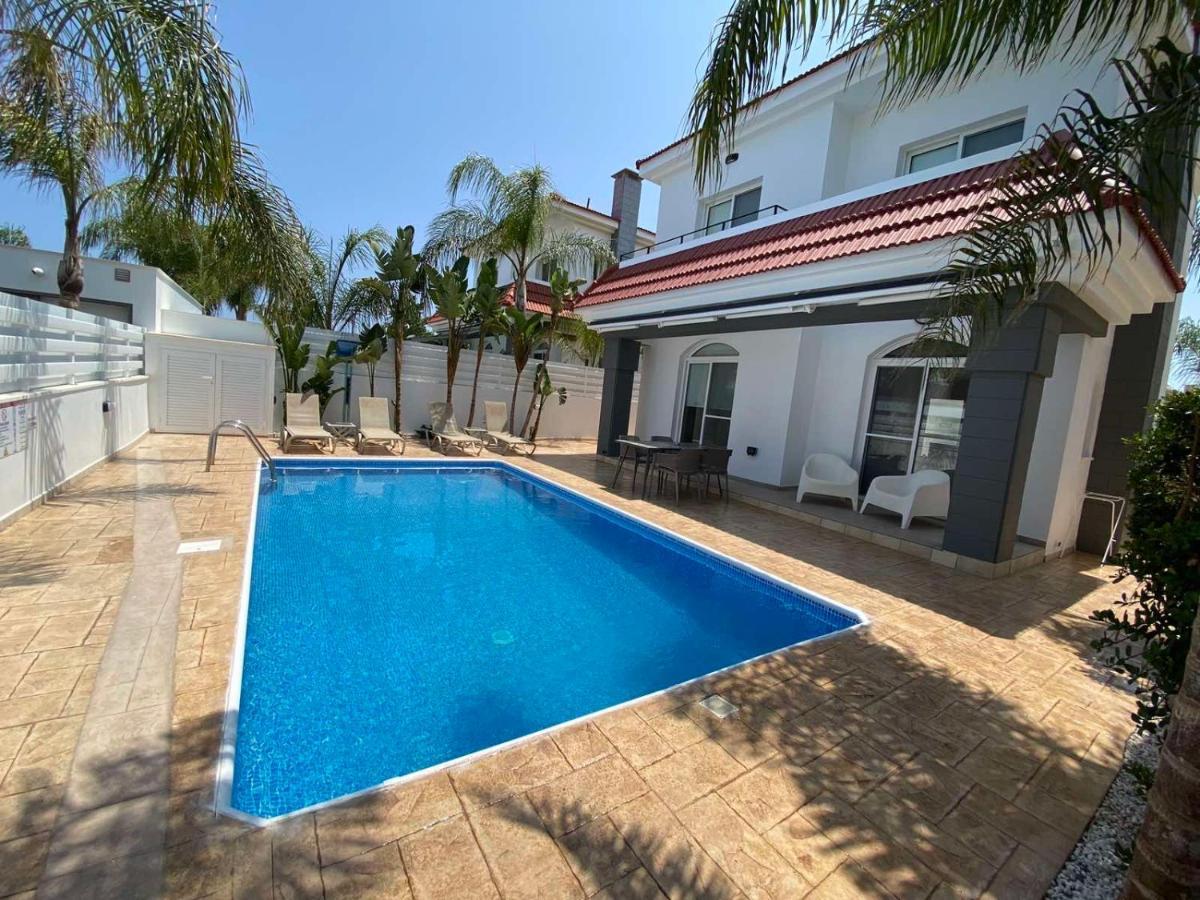 Villa Diana - 200 Meters From Kapparis, Fireman'S Beach Paralimni Exterior foto